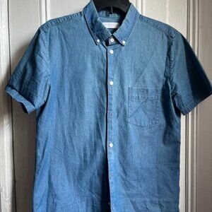 Everlane Blue Cotton Chambray Short Sleeve Button Down Shirt